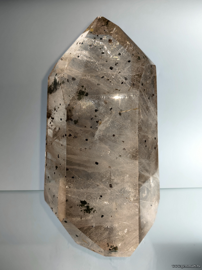 Горный хрусталь с включениями хлорита, гематита и рутила. Мадагаскар. 205*120*100мм. (ААА)