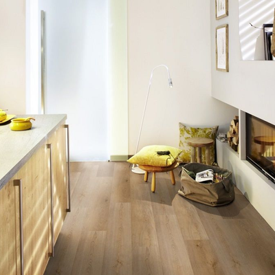 Виниловый пол Wineo 400 Wood Eternity Oak Brown MLD00120 в интерьере кухни