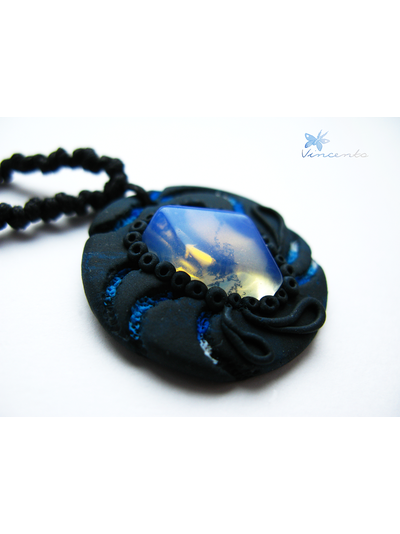 Сердце феникса. Украшение с лунным камнем