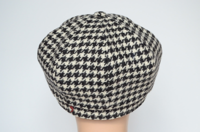 Итальянская кепка гусиная лапка