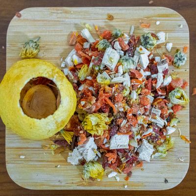 Лимон , ягоды годжи, тростник , ромашка