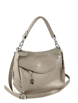 (АРТИКУЛ: 8258/1/22) СУМКА ЖЕНСКАЯ, НЕБОЛЬШАЯ, НАТУРАЛЬНАЯ КОЖА,  БЕЖЕВAЯ , С ДЕКОРАТИВНЫМИ НАРУЖНЫМИ КАРМАНАМИ, С ПЛЕЧЕВЫМ РЕМНЕМ