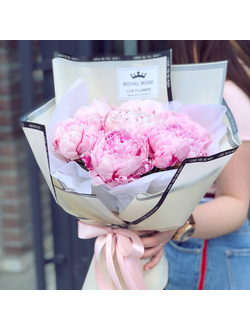 7 Розовых Пионов в оформлении