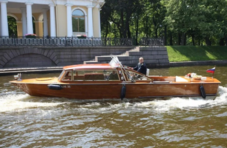 КАТЕР С САЛОНОМ ВЕНЕЦИАНСКИЙ КРАСНОЕ ДЕРЕВО