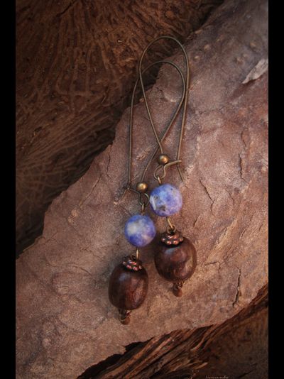 Бохо-серьги с содалитами и деревом &quot;Небо над каштанами&quot;