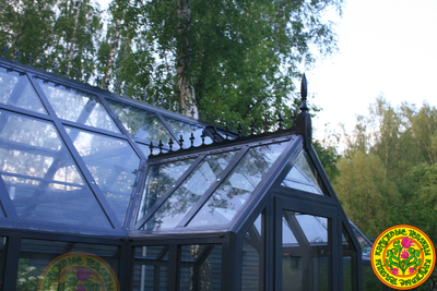 Базовая комплектация теплицы в английском стиле с холлом из стекала и алюминия ЕЛИЗАВЕТА 6000 х 3000 мм