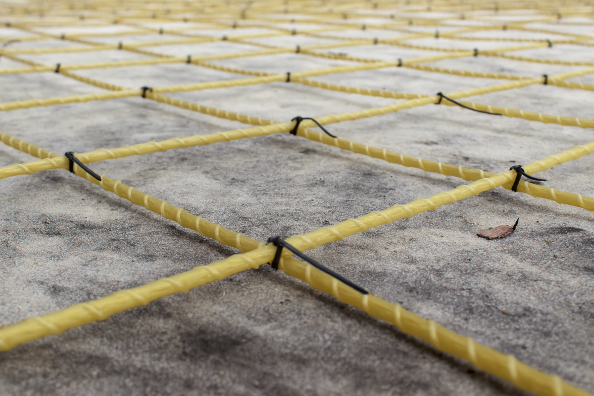 В малоэтажном строительстве в настоящее время широко применяется современный материал - композитная 