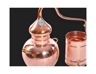 Хвойный квас на медной воде. Шарантский аламбик. Аламбик медный. Allcopper посуда. Шарантских аламбиках.