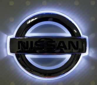 Эмблема автомобильная с подсветкой Nissan (гарантия 14 дней)