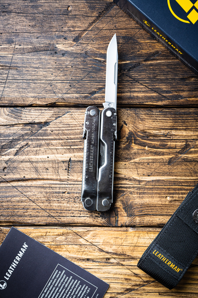 Leatherman Super Tool 300 с чехлом