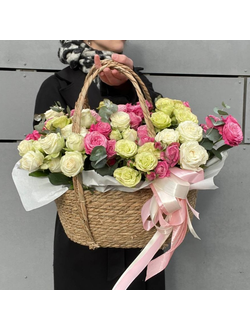 Корзина с кустовыми розами
