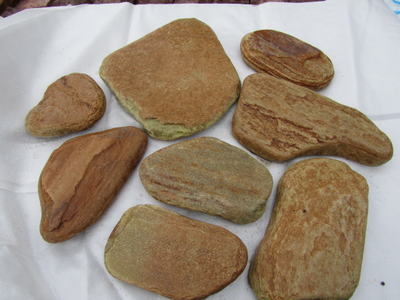 Плитняк - кварцит галтованный златолит (желтый)