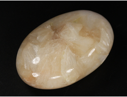 Стильбит, полировка, Индия (55*36*20 мм, 54 г) №35611