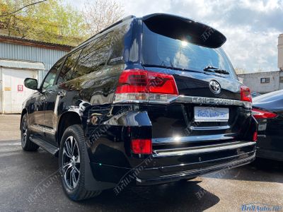 Рестайлинг Toyota Land Cruiser 200 из 2008-2015 в Lounge 2021 года