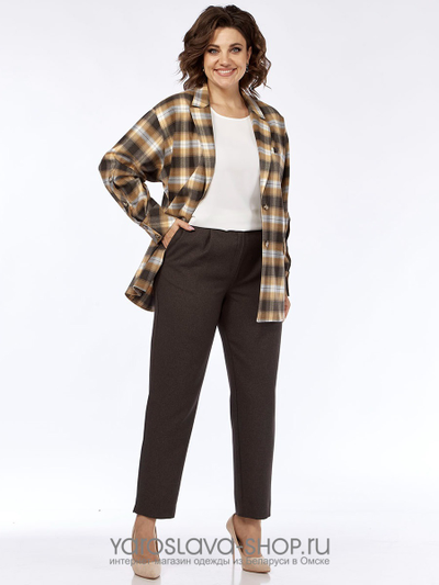 Женский брючный костюм с пиджаком рубашечного типа