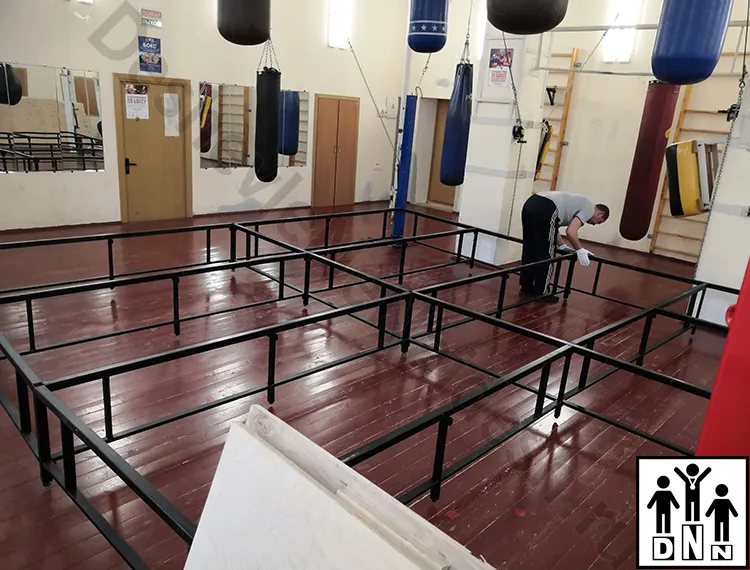 Монтаж ринга на помосте