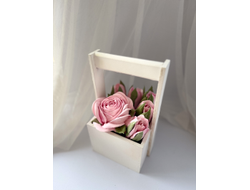 Деревянный бокс с зефирными розами