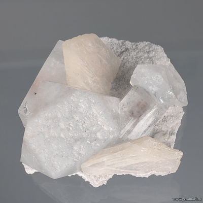 Апофиллит, стильбит(?). Индия. 55*50*26мм