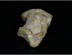 Опал благородный с яркой иризацией, Эфиопия (24*15*9 мм, 2,1 г) №23473