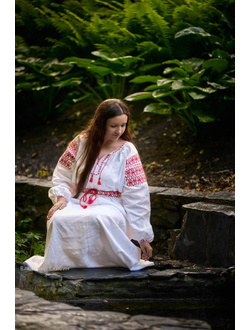 Платье с поясом "Девичье Сердце"