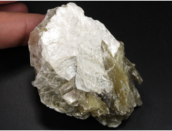 Мусковит, необработанный "дикий" образец, Бразилия (64*45*32 мм, 110 г) №36389