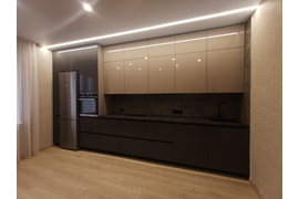 Кухня с фасадами из коллекции ECOLUX. Фасады изготовлены по технологии Flat Lamination из МДФ 18 мм, облицованы экологически чистым материалом, пленкой ПЭТ производства Германия. Поверхность исключительно глянцевая. 