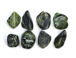 Хромдиопсид темный в ассортименте, галтовка, Россия, Якутия (11-17 мм, 1-2 г) №22708