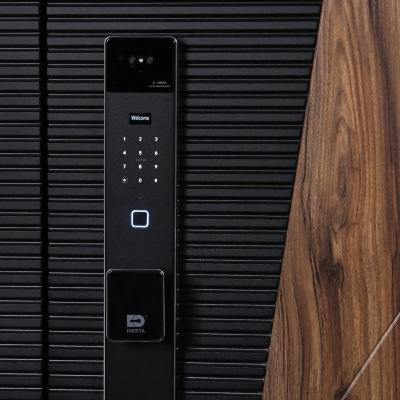 Стальная дверь   Сапсан с зеркалом (биометрический замок Smart lock Y23)