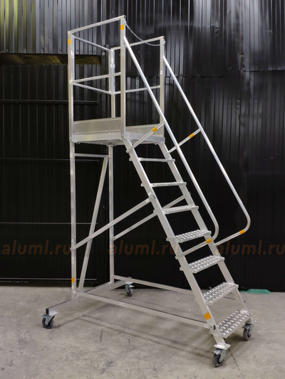 Лестница с площадкой ЛС-2.0 светоотражающие наклейки