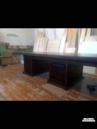 Раздвижной стол из дерева