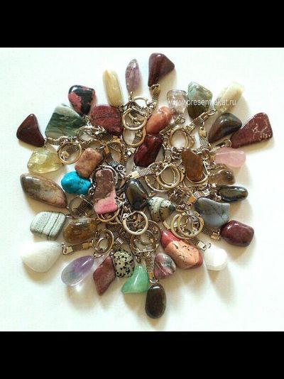 Брелок из натуральных камней в ассортименте