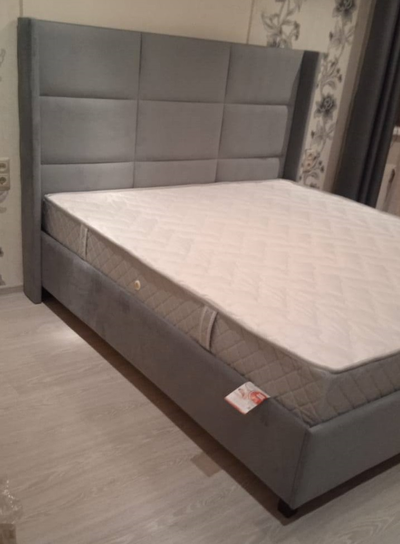 ОДНОСПАЛЬНАЯ, ДВУСПАЛЬНАЯ КРОВАТЬ ВОЛЛ/ ВОЛЛ ЛЮКС, С МЯГКИМ ИЗГОЛОВЬЕМ, ФАНЕРА, НА НОЖКАХ, УСИЛЕННАЯ МЕТАЛЛОМ, С ПОДЪЕМНЫМ МЕХАНИЗМОМ И БЕЛЬЕВЫМ ЯЩИКОМ ОТ ПРОИЗВОДИТЕЛЯ