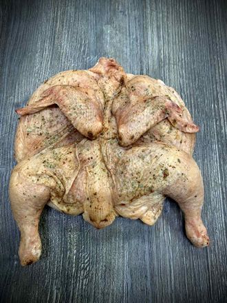 Цыпленок табака с чесноком и итальянскими травами