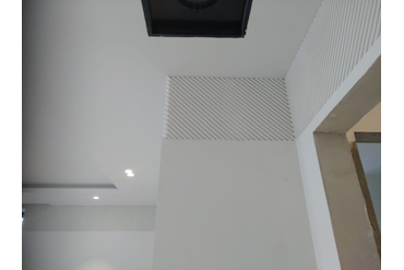 Смонтированные и покрашенные стеновые панели. Особое внимание было уделено стыкам на внешних и внутренних углах.