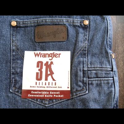 Джинсы 31MWZ Wrangler® Cowboy Cut® свободный крой [стираные]