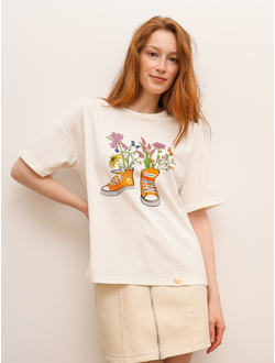 ЖЕНСКАЯ ФУТБОЛКА СВЕТЛАЯ "ЦВЕТОЧНЫЕ КЕДЫ"