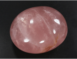 Кварц розовый, полировка, Мадагаскар (70*62*38 мм, 267 г) №35615