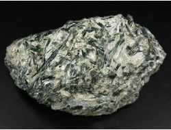 Актинолит в белом тальке, необработанный, дикий образец, Россия, Северный Кавказ, КЧР (95*65*49 мм, 335 г) №37774