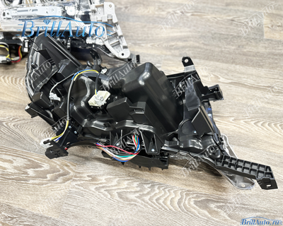 Фары Toyota Land Cruiser 200 светлые классические (GBT)