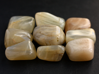 Лунный камень, галтовка в ассортименте, Индия (30-40 мм, 16-18 г) №21484