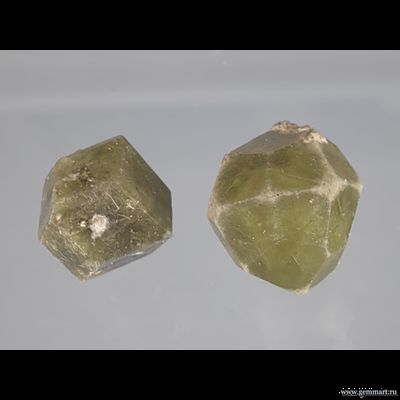 Гросуляр (разн. гранат). Россия. 10-13мм