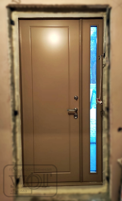 №5. 1,5 створчатая дверь со стеклопакетом. профильная конструкция.