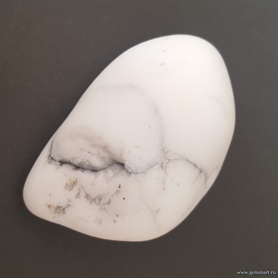 Кахолонг (разн. опала)— галтовка. Казахстан. 78*53*29 мм