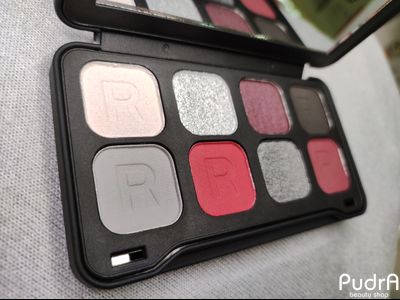 Makeup Revolution Палетка теней Forever Flawless Dynamic Ebony