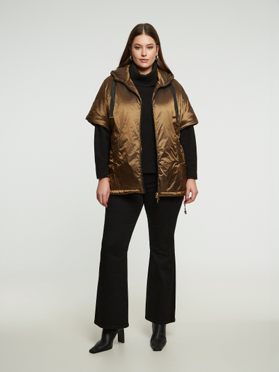 Жилет на синтепоне с капюшоном