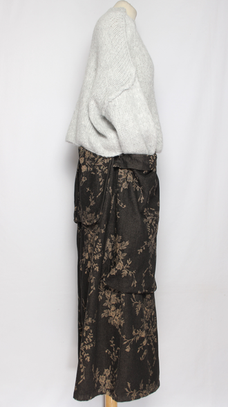 БРЮКИ-ЮБКА джинс-гобелен "КРЕАТИВНЫЕ КАРМАНЫ" мелкие цветы черные, синие р.46-54