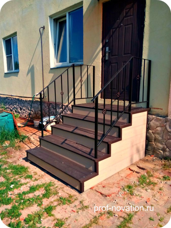 Уличная лестница в частный дом