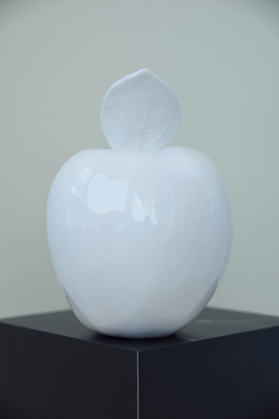 Яблоко (фарфор)