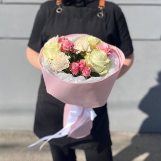 Мини-букет с розами розовый