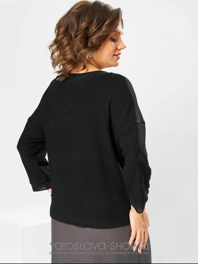 Женский 2-х предметный костюм, состоящий из  черного джемпера и юбки серого цвета